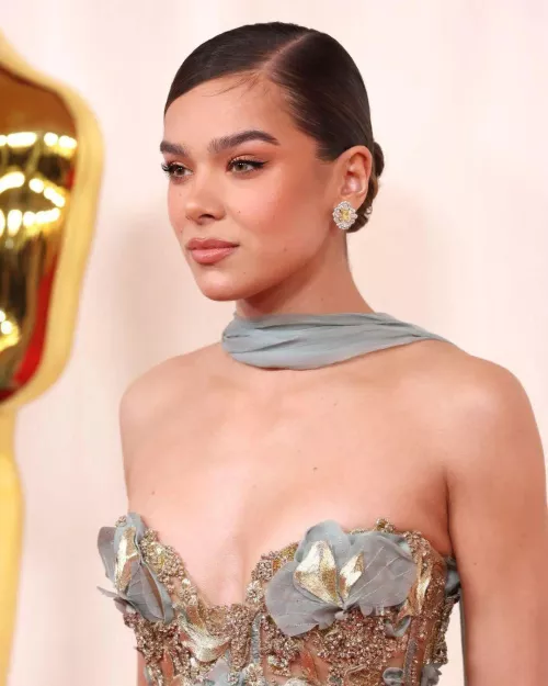 Hailee Steinfeld by abesster