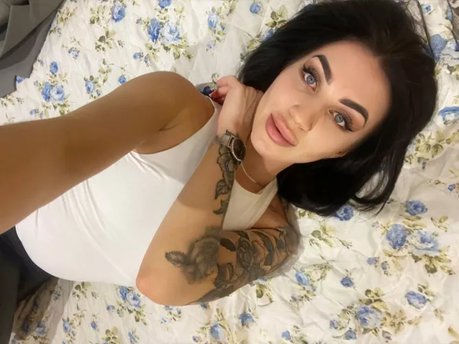 Hello! by valerifans