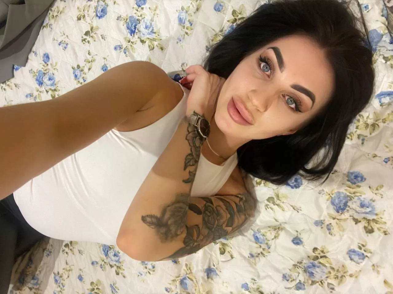 Hello! posted by valerifans