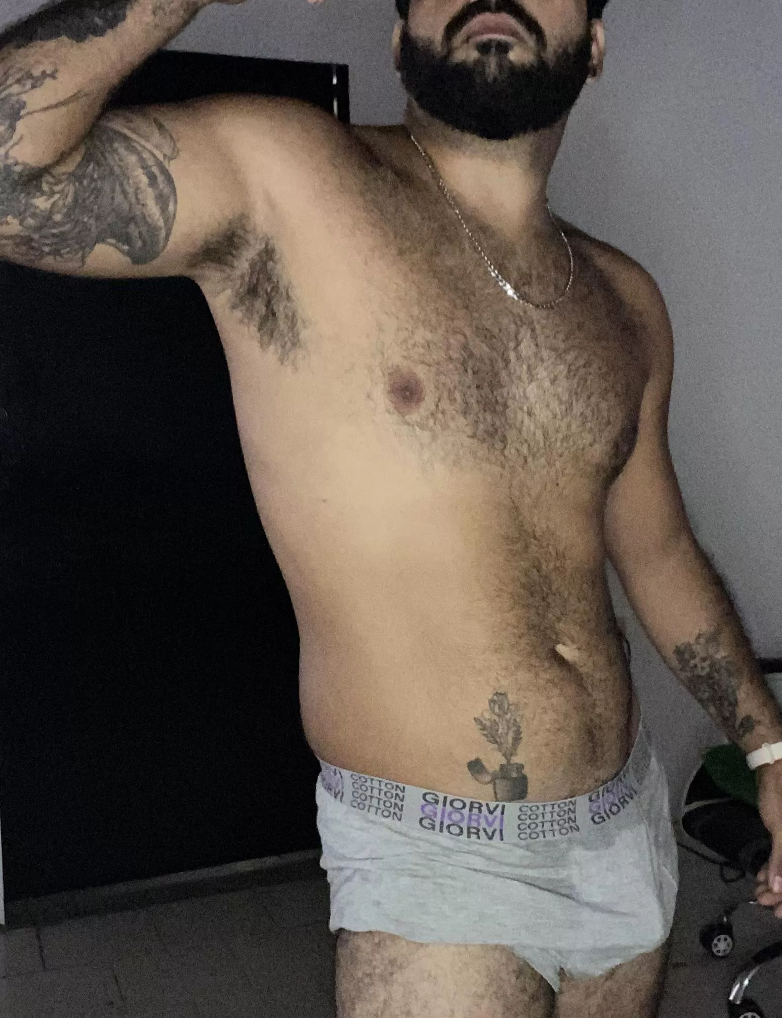 Hey whats up posted by Flirtymank