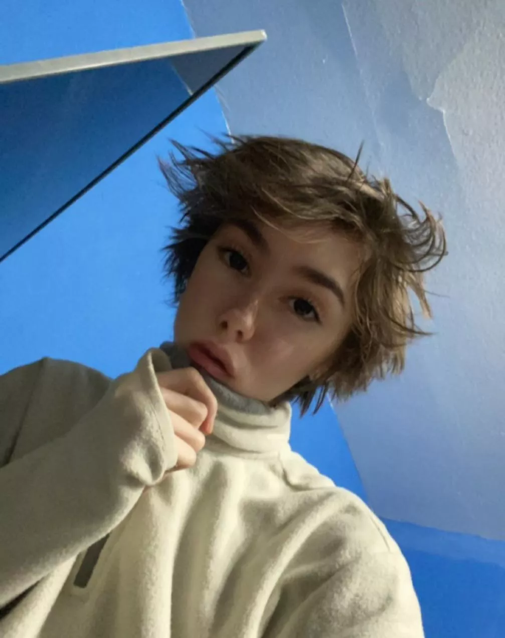 👋 hii 🥺bit shy posted by Femboy4_uu_