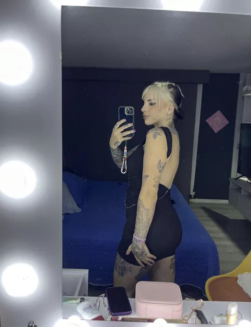 How does the color black look to me? by ottaviia