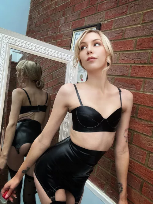 How would you please me.  by mollyminx22x