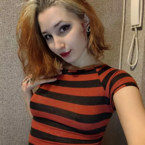 I feel amazing without bra😍 by Bilonnna