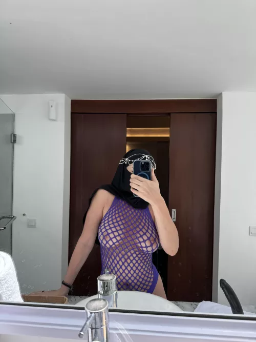 I like to wear such revealing clothes to please you by possiblySink89