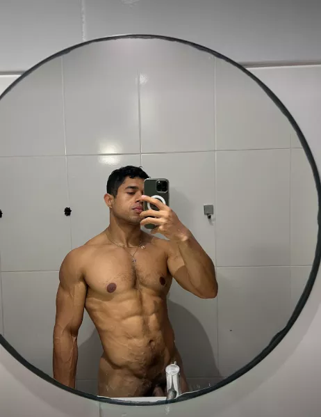 I started liking selfies in the gym bathroom posted by Yolanda_Ramirez