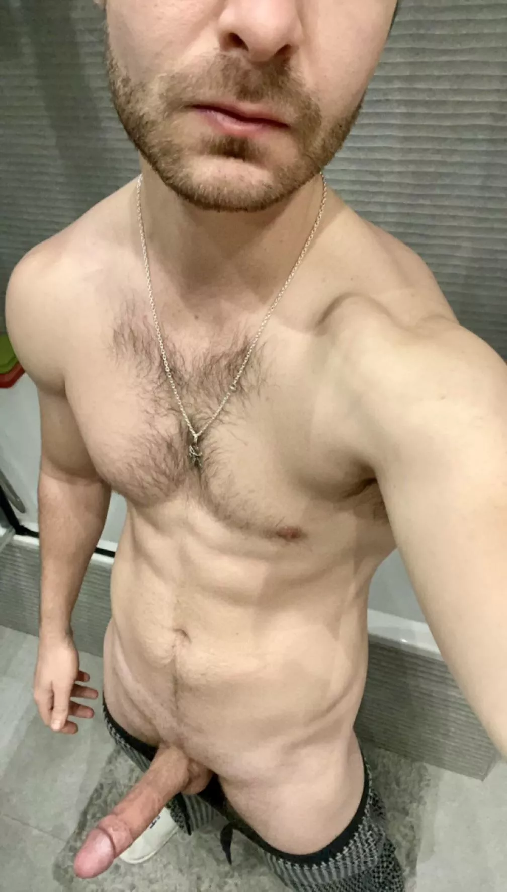 I wonder who’s around here on Monday afternoons posted by ApolloAstuto