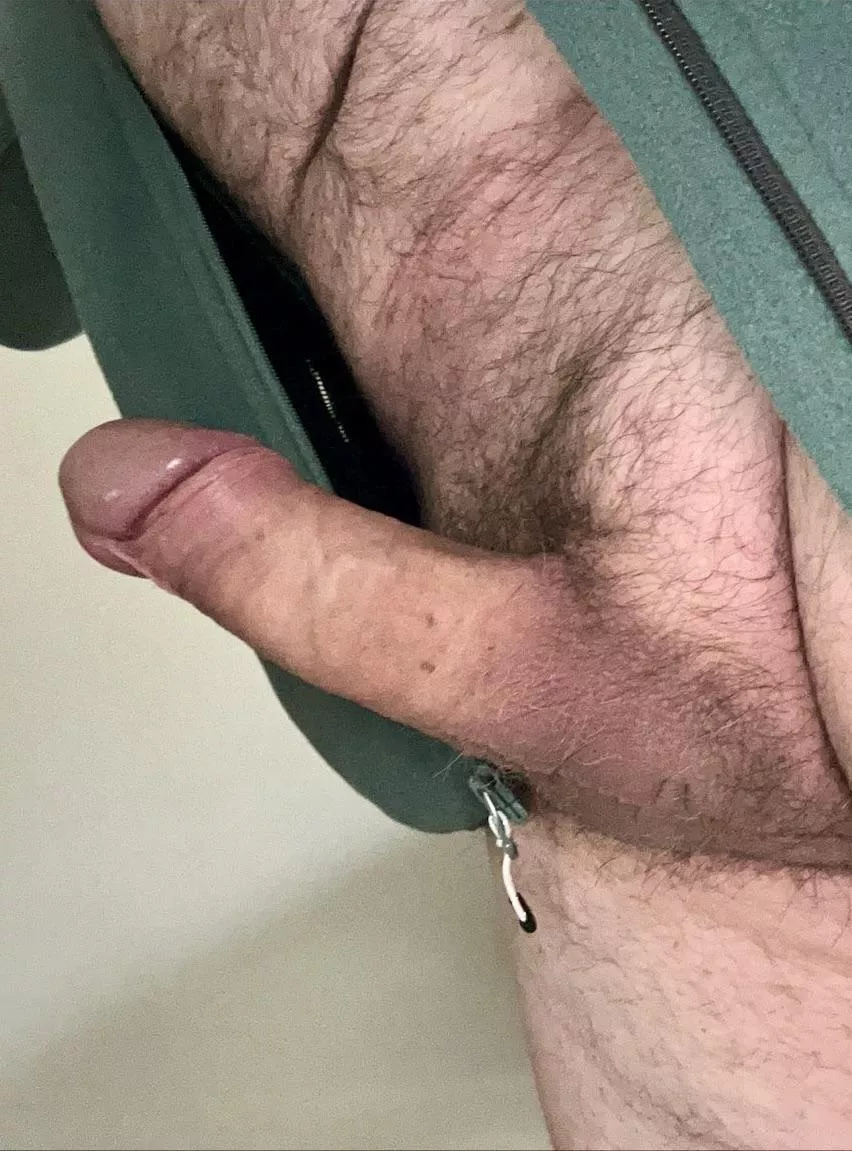 I’ve seen you looking sweetie! You can look closer but don’t tell anyone! [52] posted by Daddyknowsbest2023