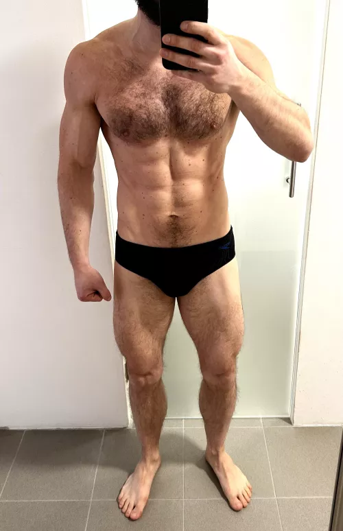 [M] [35] Anyone wants to join me for a swim? by inc0mpl_te