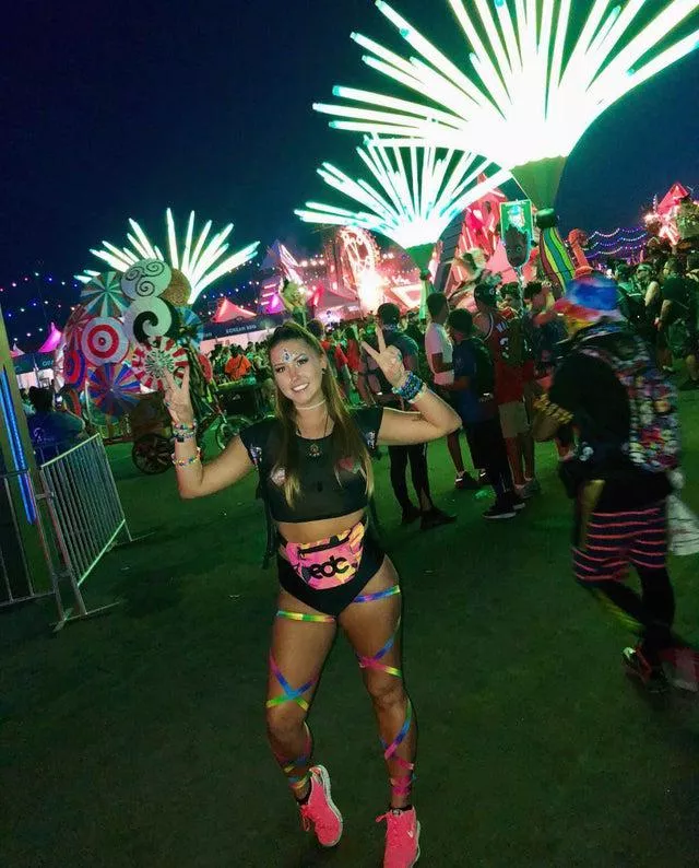 Tale Me Back posted by scarlettjade214