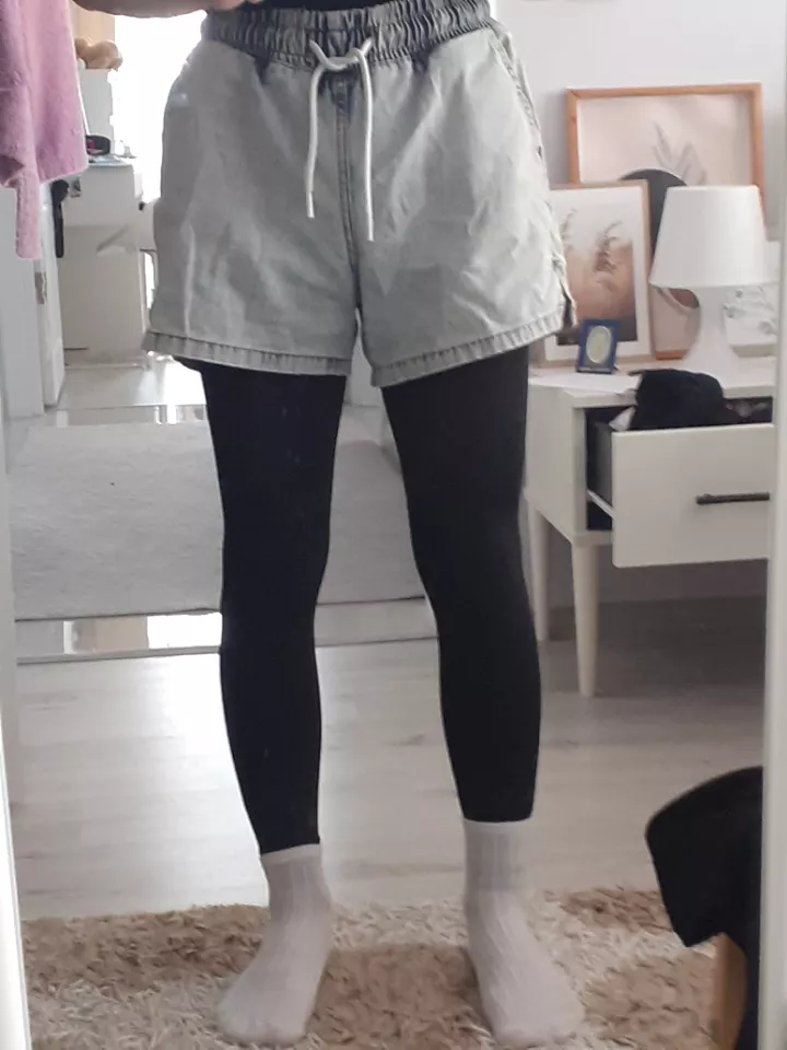 That's my first time please be gentle 😣 posted by Ellie-orientded52