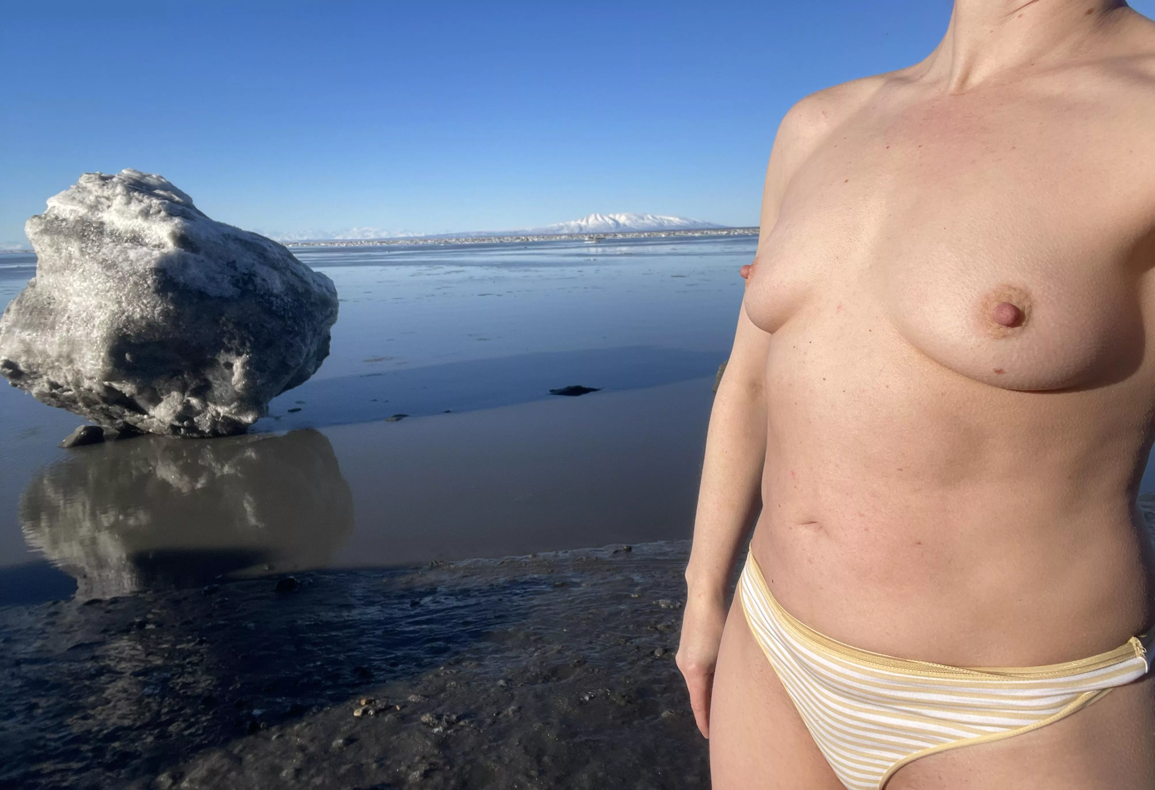 41F ▪️what would you do if you found me at the beach? posted by a_good_fuck