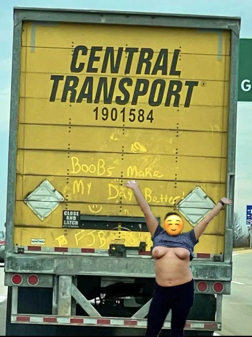 Boobs 4 truckers 2024! posted by SusanRoss27