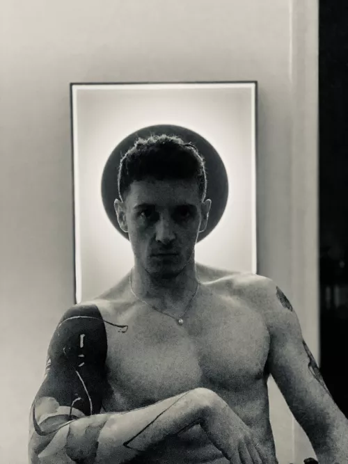 Come on black and white silver-ish filter! by st3an27