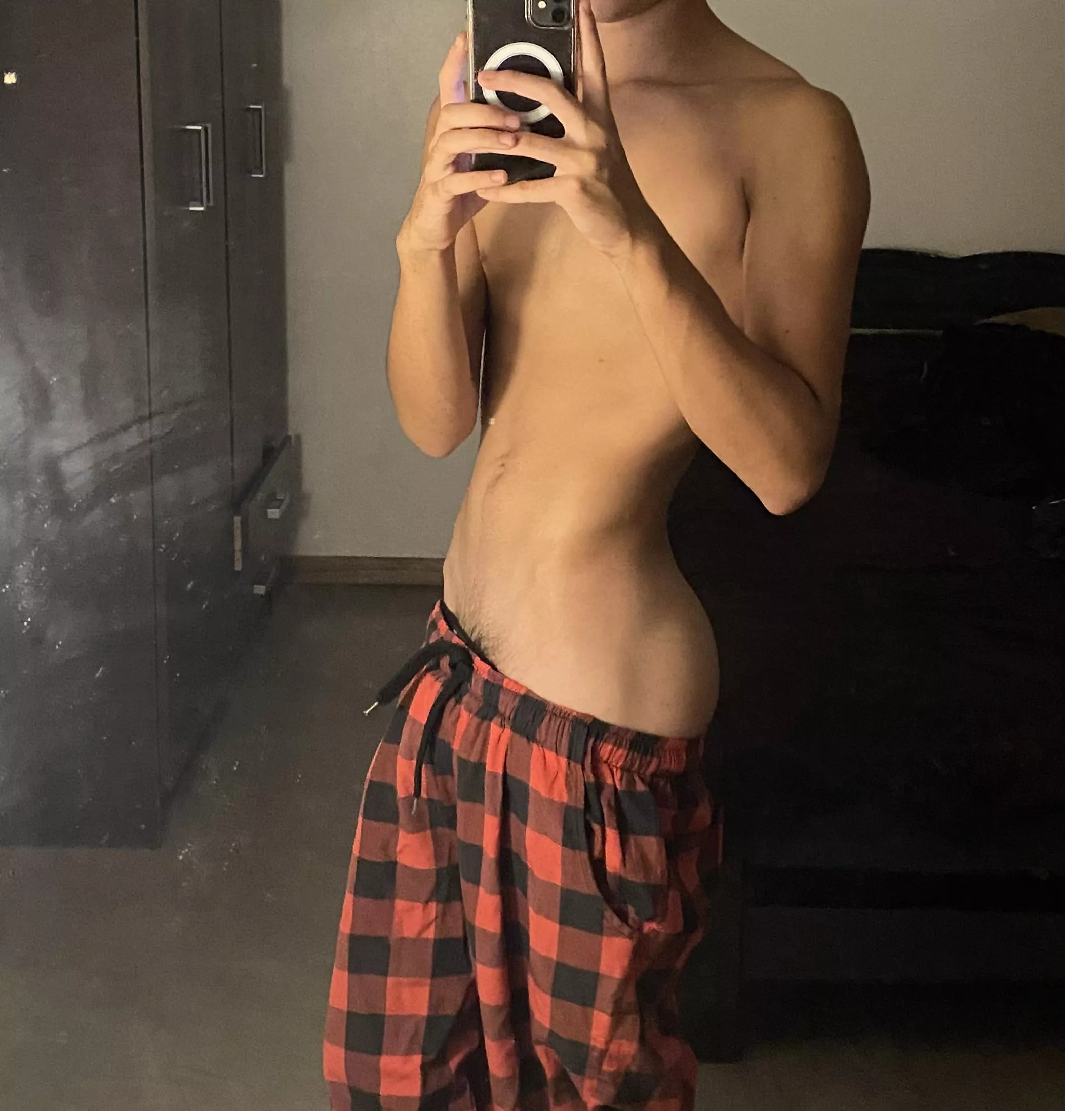 do older men like 18yo boys like me? posted by Paul_Russo1