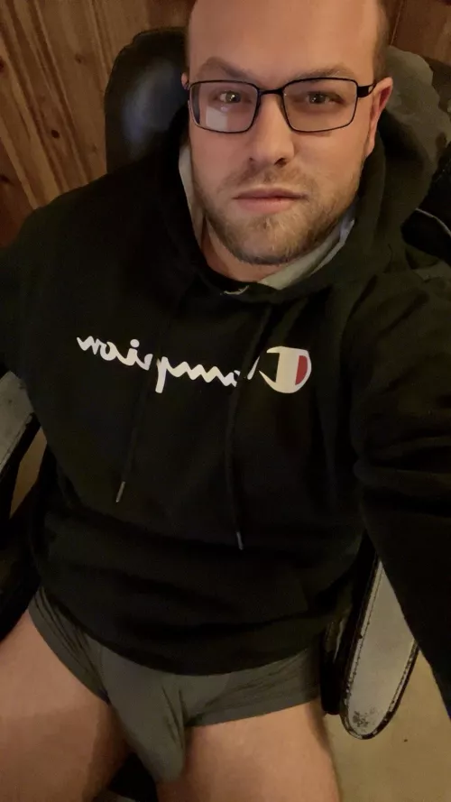 Do you like guys with glasses? by Salt_Milk_6610