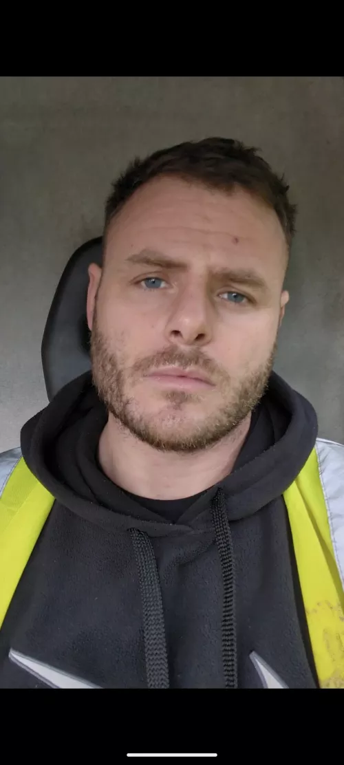 Does anyone want to chat?  by Quiet-Lightning