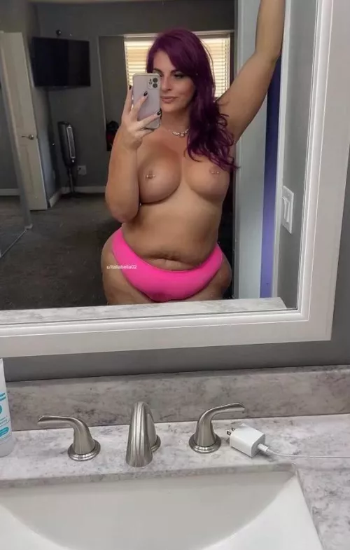 First word that comes to mind when you see me? by italiabella02