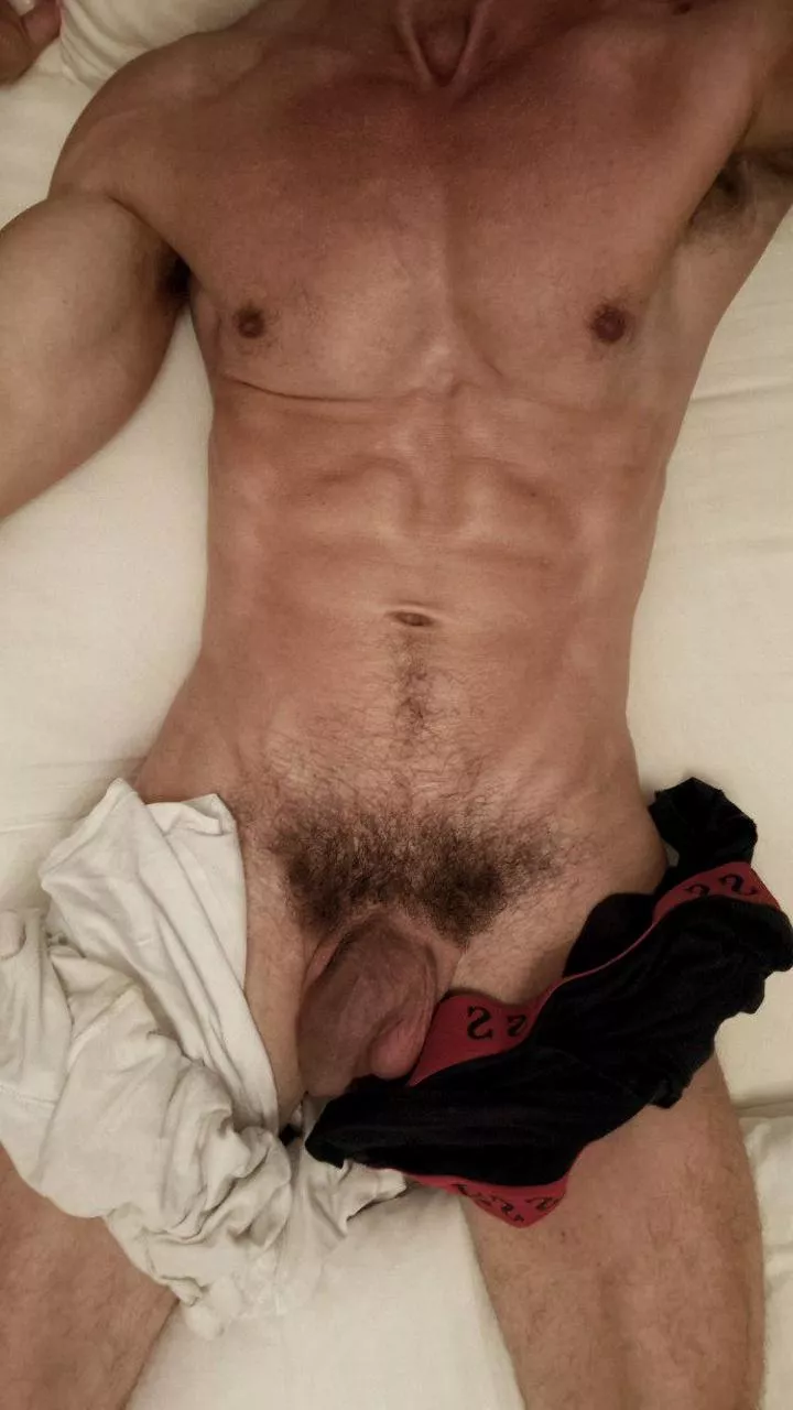 Gym sesh was very intense, my gear smells like sex now. Meet me in the shower. posted by veryhotgaystuff