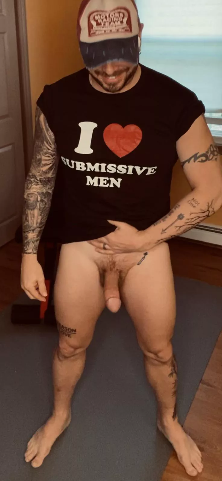 Howdy (40) posted by Anonymuss11