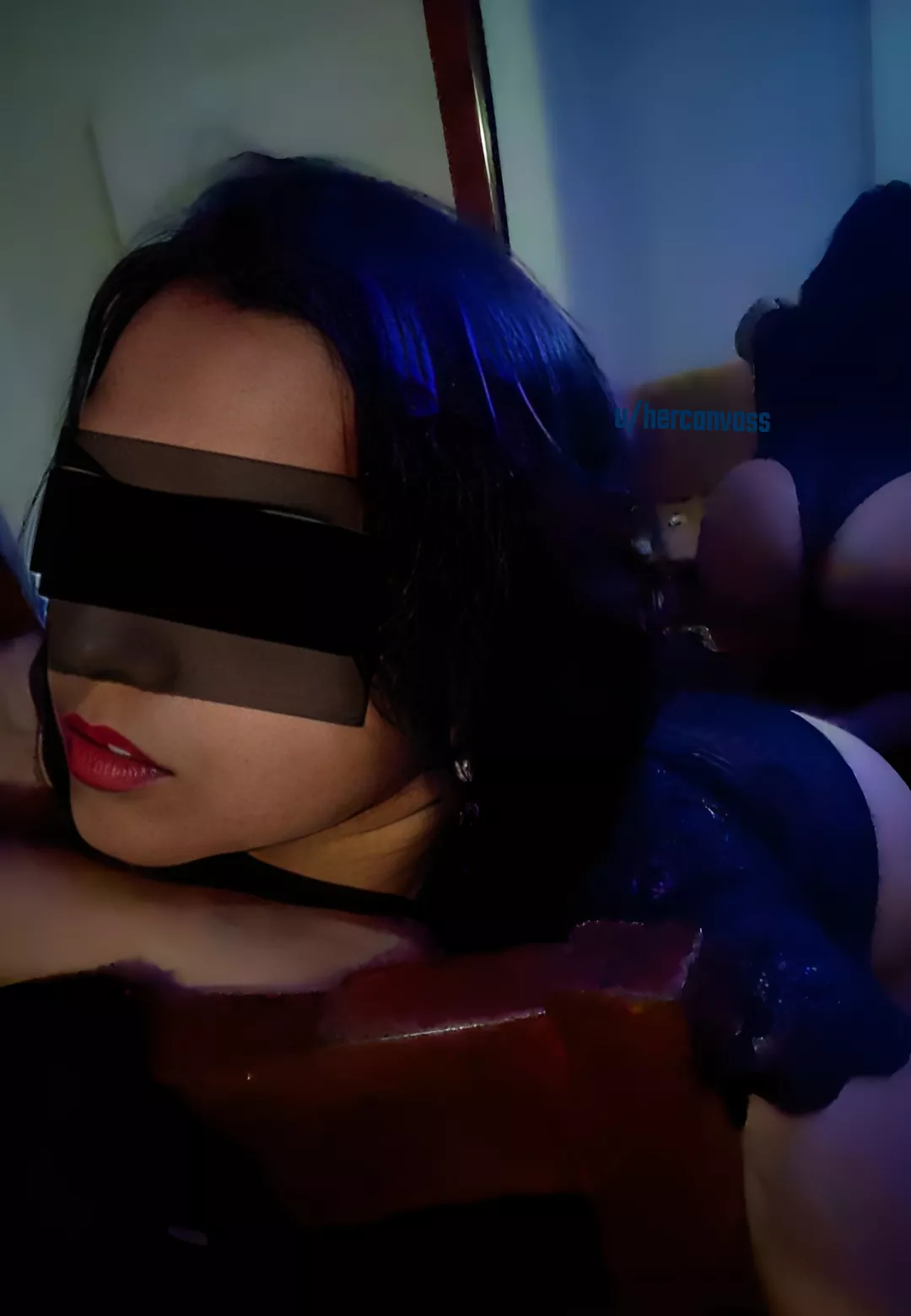 I am a hot pie (f) posted by hercanvass