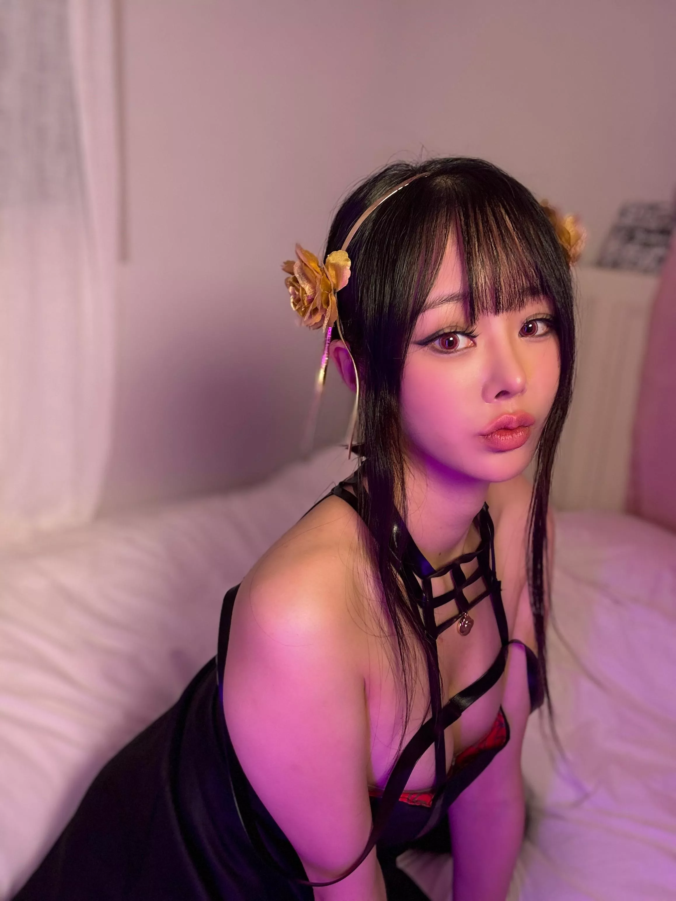 I love sending pics to random guys, say yes if you're in posted by xoo_Chloe