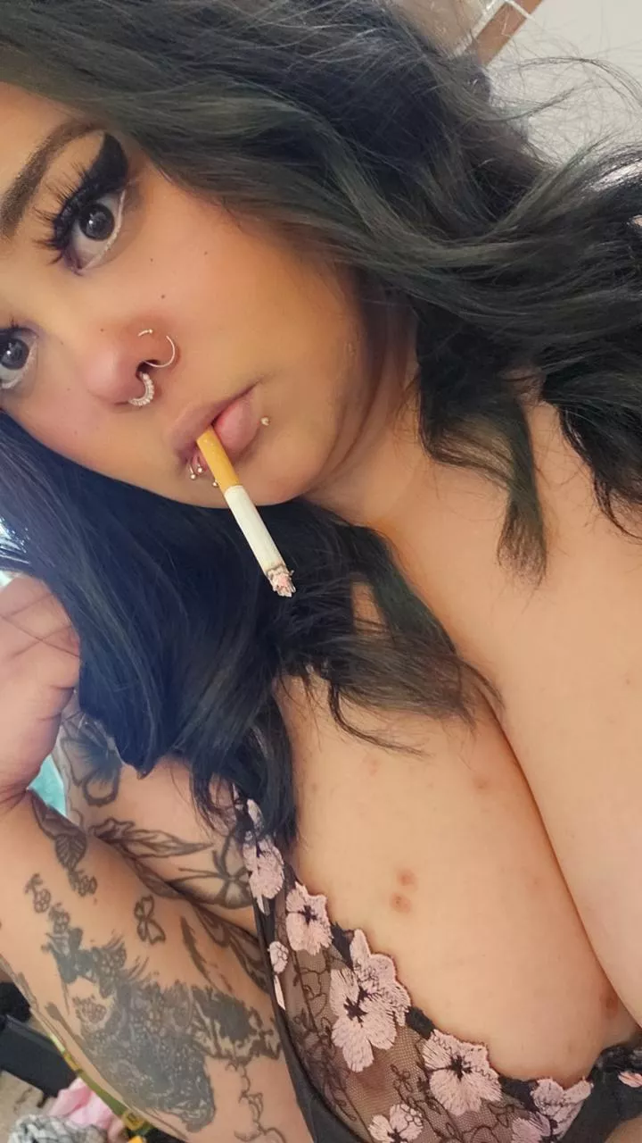 I love smoking for you guys 😘 posted by boohooboogaloo