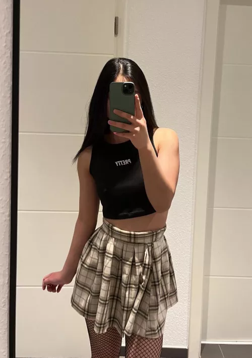 It says -pretty.. by Sad_Bat6485