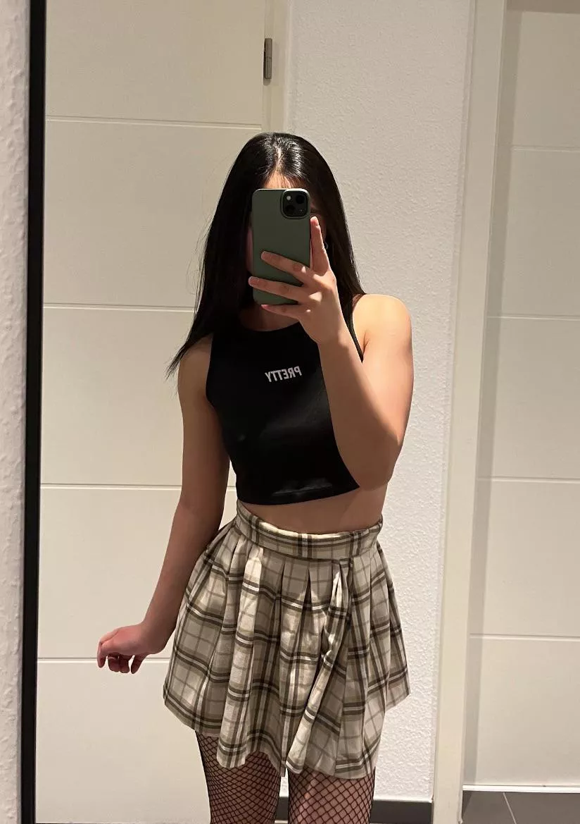 It says -pretty.. posted by Sad_Bat6485