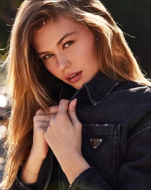 Julie Tuzet by SensitiveVariation51