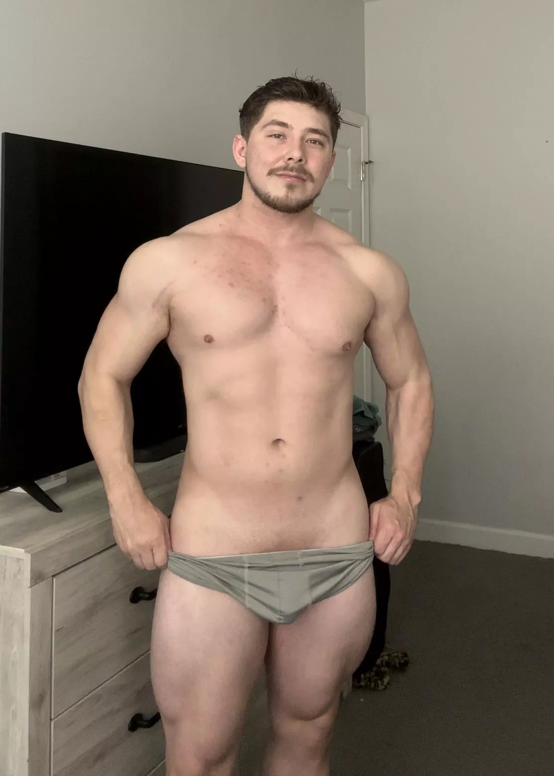 [m] How is the summer cut coming along? ☀️🕶️ posted by Weird_Exchange_5166