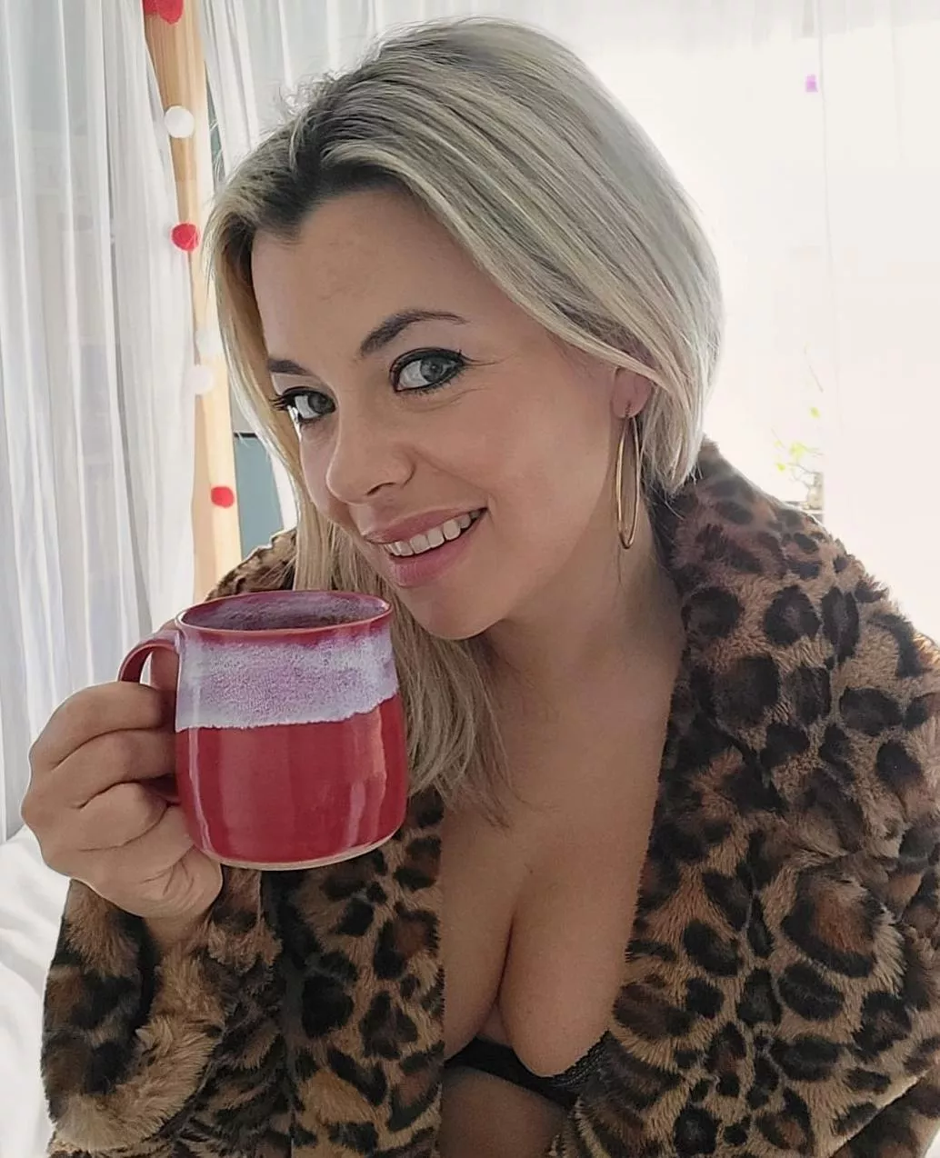 Morning coffee with cream posted by FrankieFiestyMilf