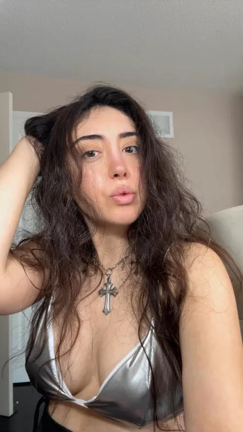 No makeup and a beautiful bikini top 👼🏻 by armenianfairy