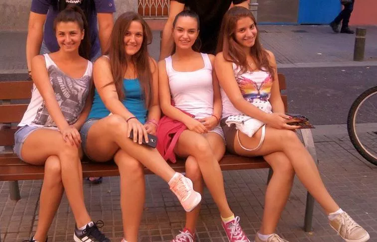 Rank crossed legs posted by minkoil81