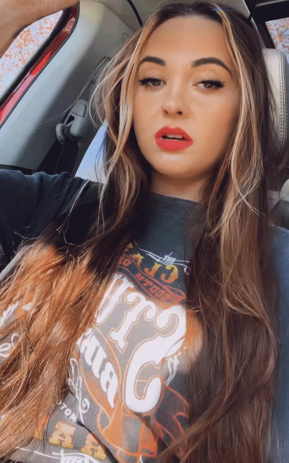 Red lipstick looks even better on your couch posted by xXxMegYummixXX