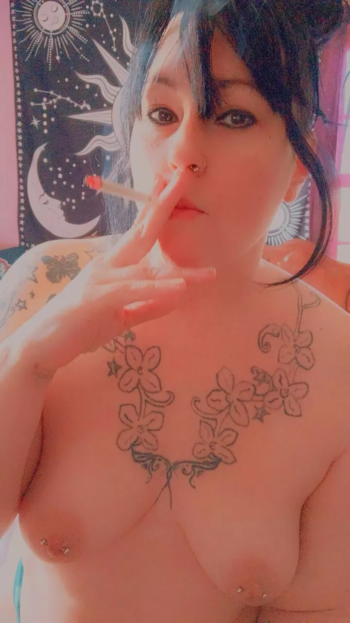 Smoking Milf Monday  posted by Milfsnax