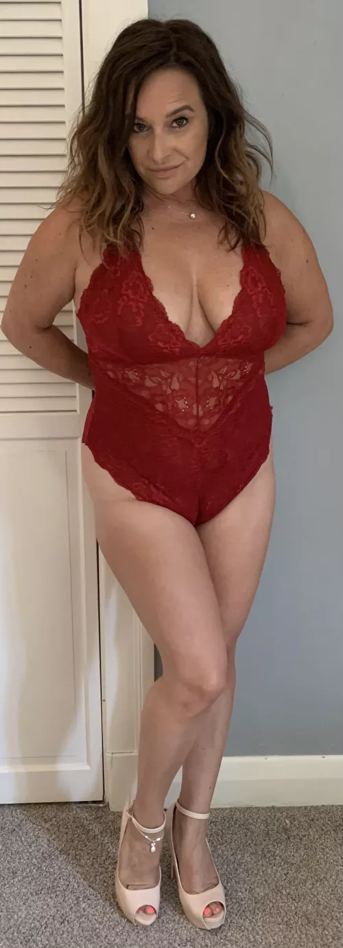 Thick White Lingerie Milf 45F by sophienextdoor