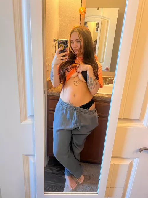 Tits cumming out by xXxMegYummixXX