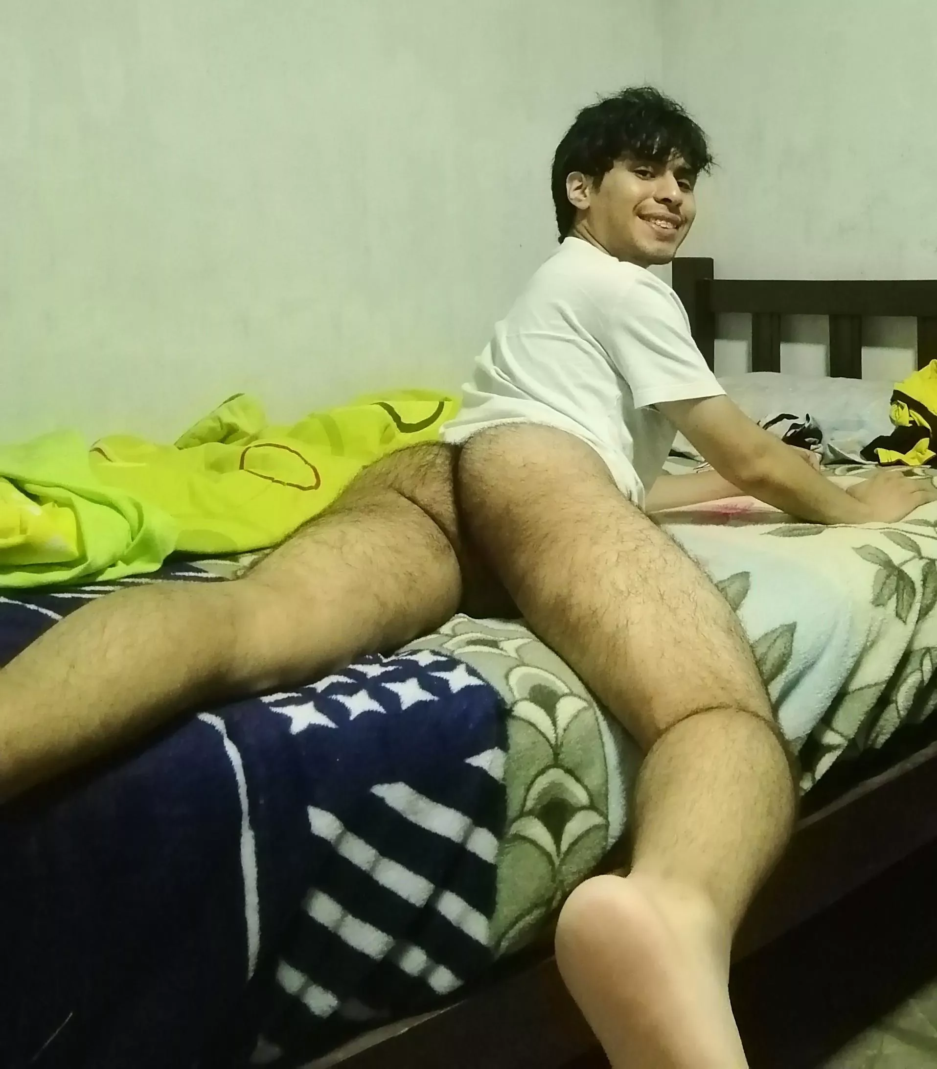 Would you fuck this peruvian hairy ass?  posted by daedalus19112