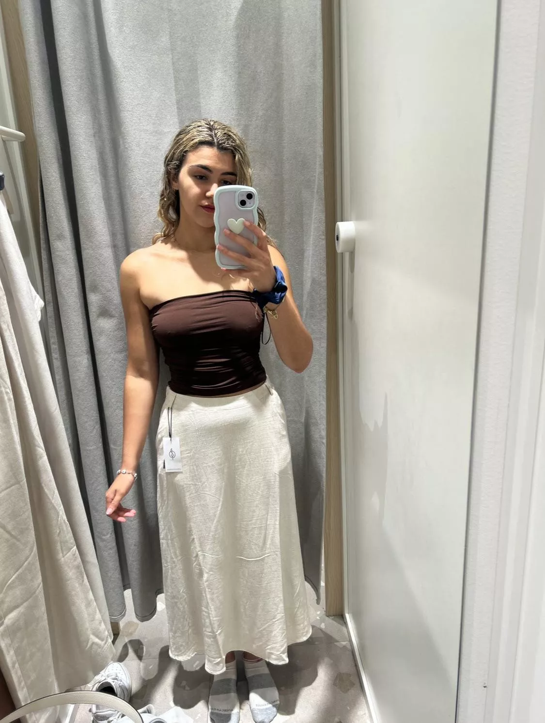 Would you look up my skirt ? posted by ripemangobaby