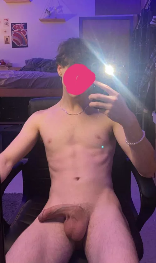 18, Just studying naked. What would you do to me? SC: TheCaliiSurferr by CaliiiLukee