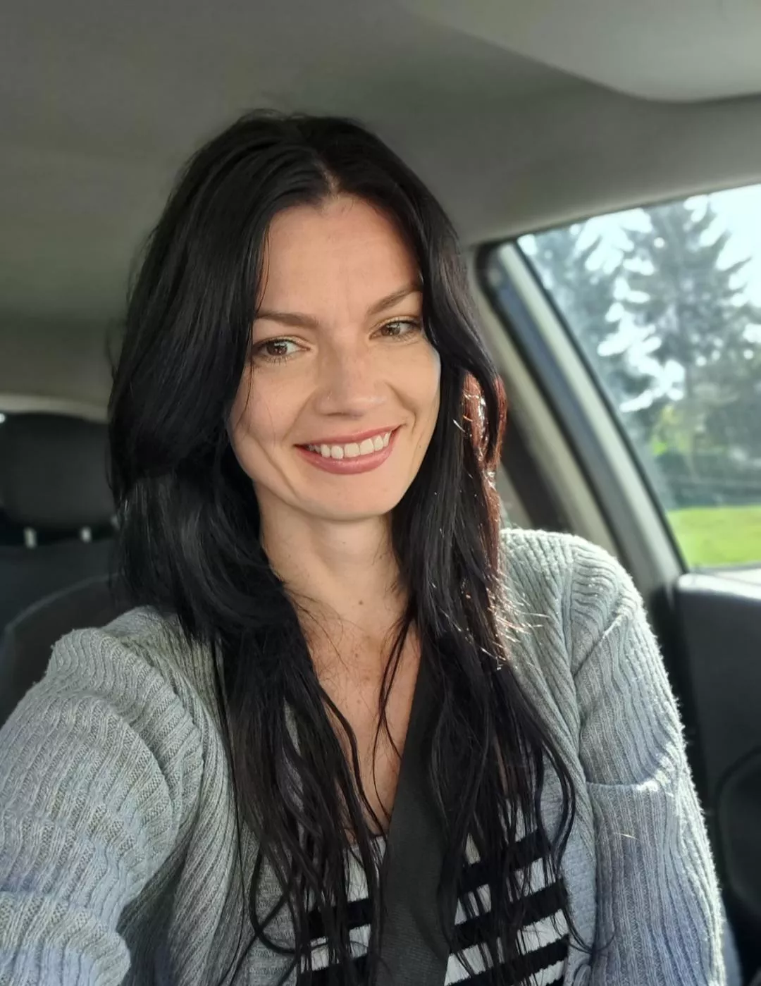 36 yo brunette posted by MartaPeonly