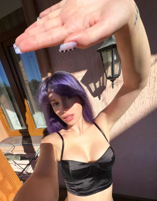 Blocking out the rays, but not the good vibes! by Hearts_Queene