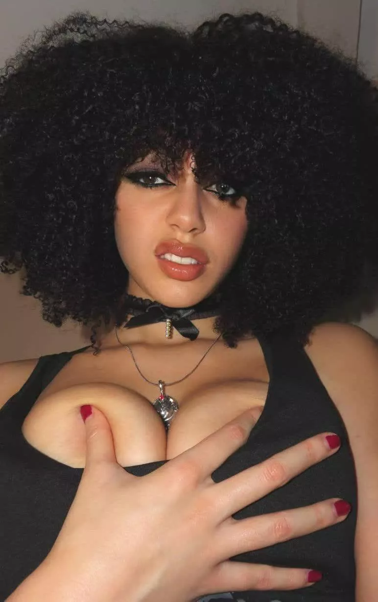 Describe my body in one word posted by Samiraxoxodarky