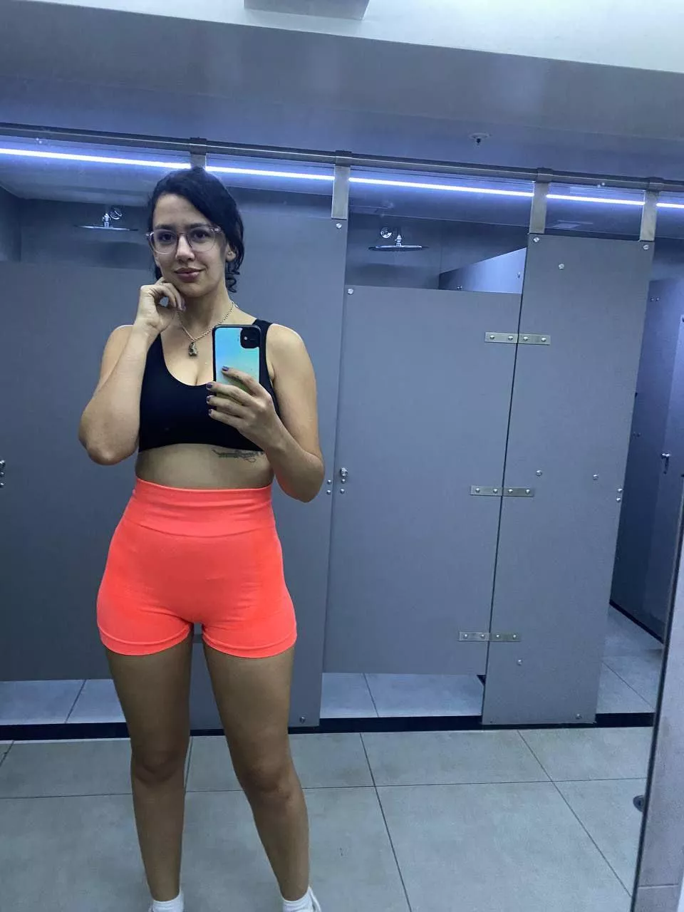 do i look good in croptop? yes or no? posted by gabby_stimulus