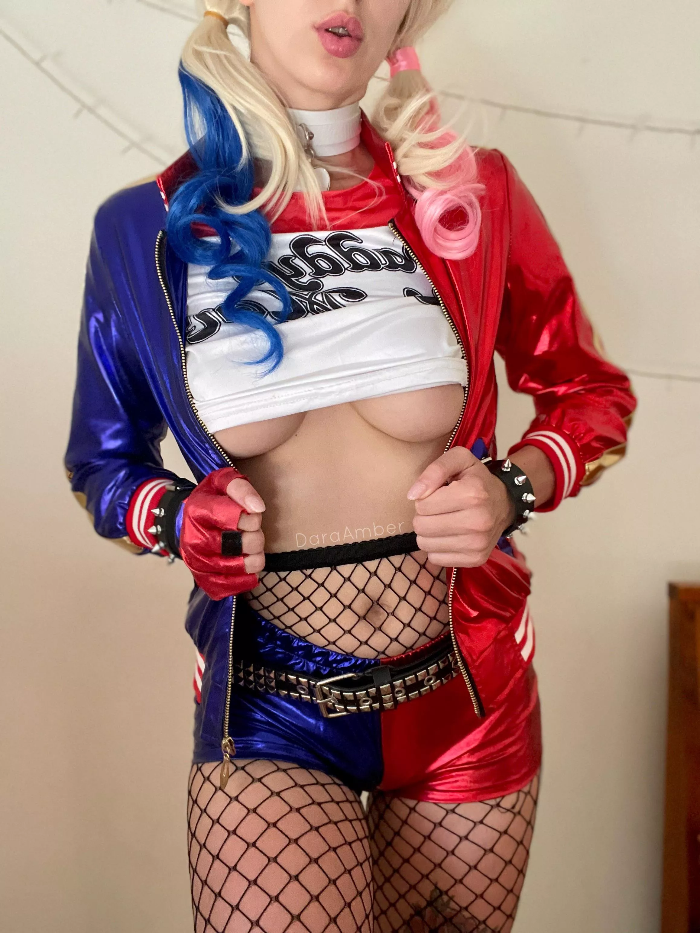 Do you like being teased by bad girls? Harley Quinn cosplay by Dara Amber posted by DaraAmberOF