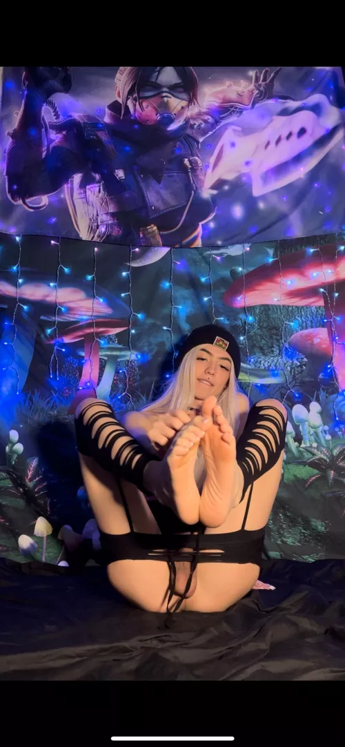 Do you like my feet? 🥹 by Chanelkeyy