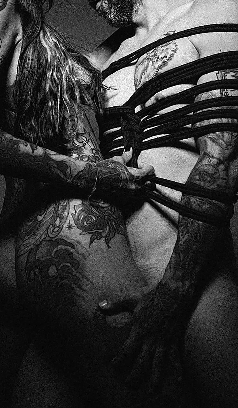 En pareja!  posted by juanlatino4