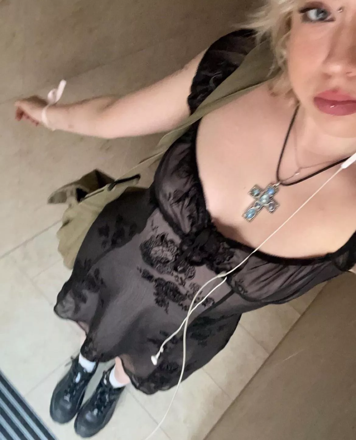 [F18] *insecure about my size*  what do guys think about push up bras ? posted by annelen030