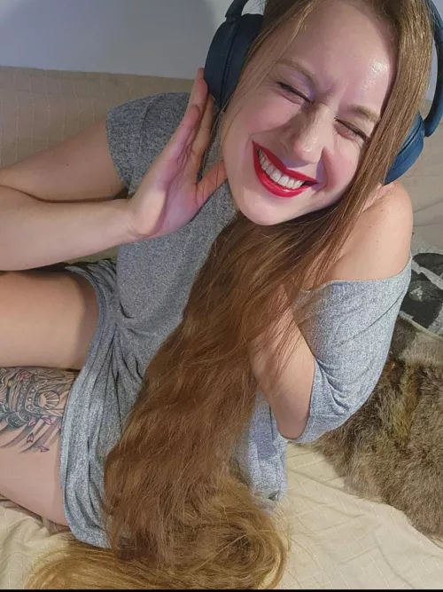 Flashing my teeth! by shapedby_fire